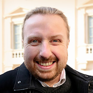 Stephan den Adel is oprichter en eigenaar van Bluefrog. | Oprichter & eigenaar Bluefrog